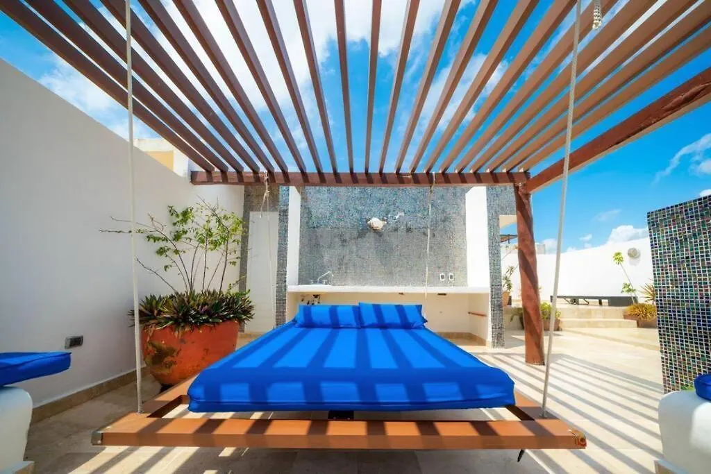 Apartment Spacious & Serene Penthouse With Rooftop, Jungle Views, Prime Location Steps To Beach & 5Th Ave Playa del Carmen