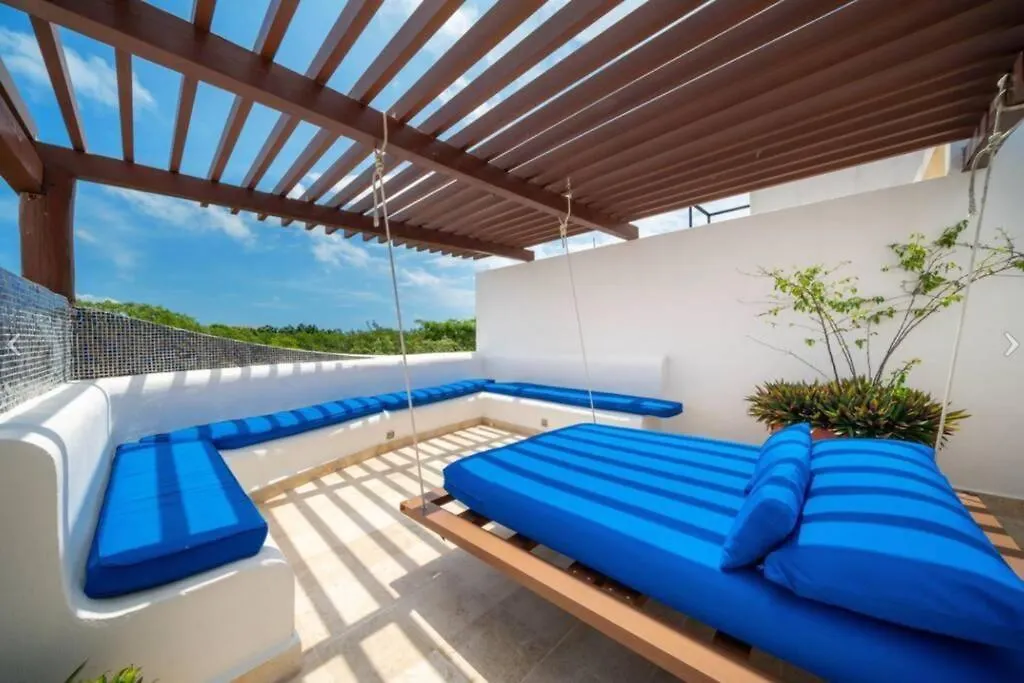 Apartment Spacious & Serene Penthouse With Rooftop, Jungle Views, Prime Location Steps To Beach & 5Th Ave Playa del Carmen