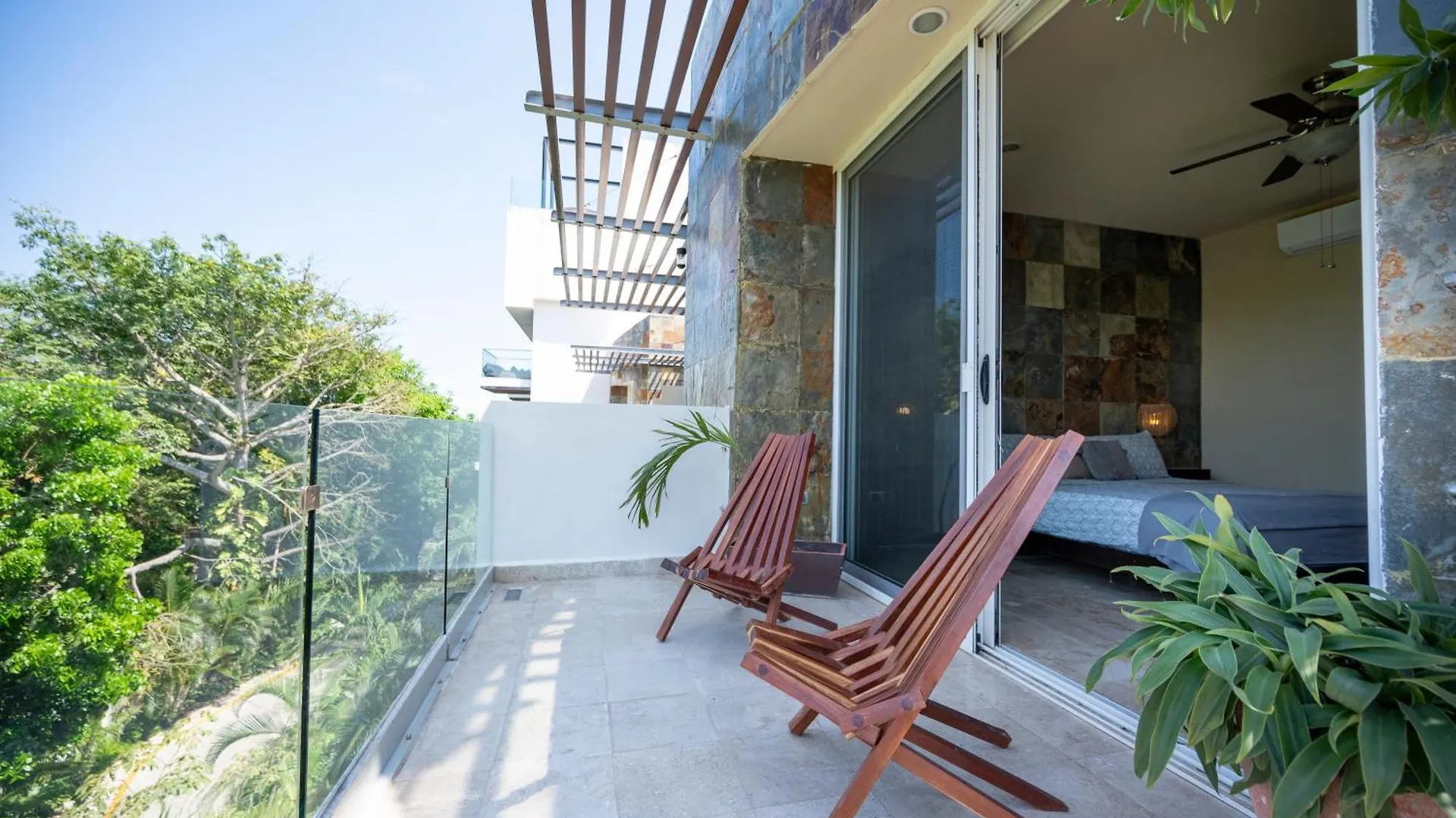 Apartment Spacious & Serene Penthouse With Rooftop, Jungle Views, Prime Location Steps To Beach & 5Th Ave Playa del Carmen Mexico
