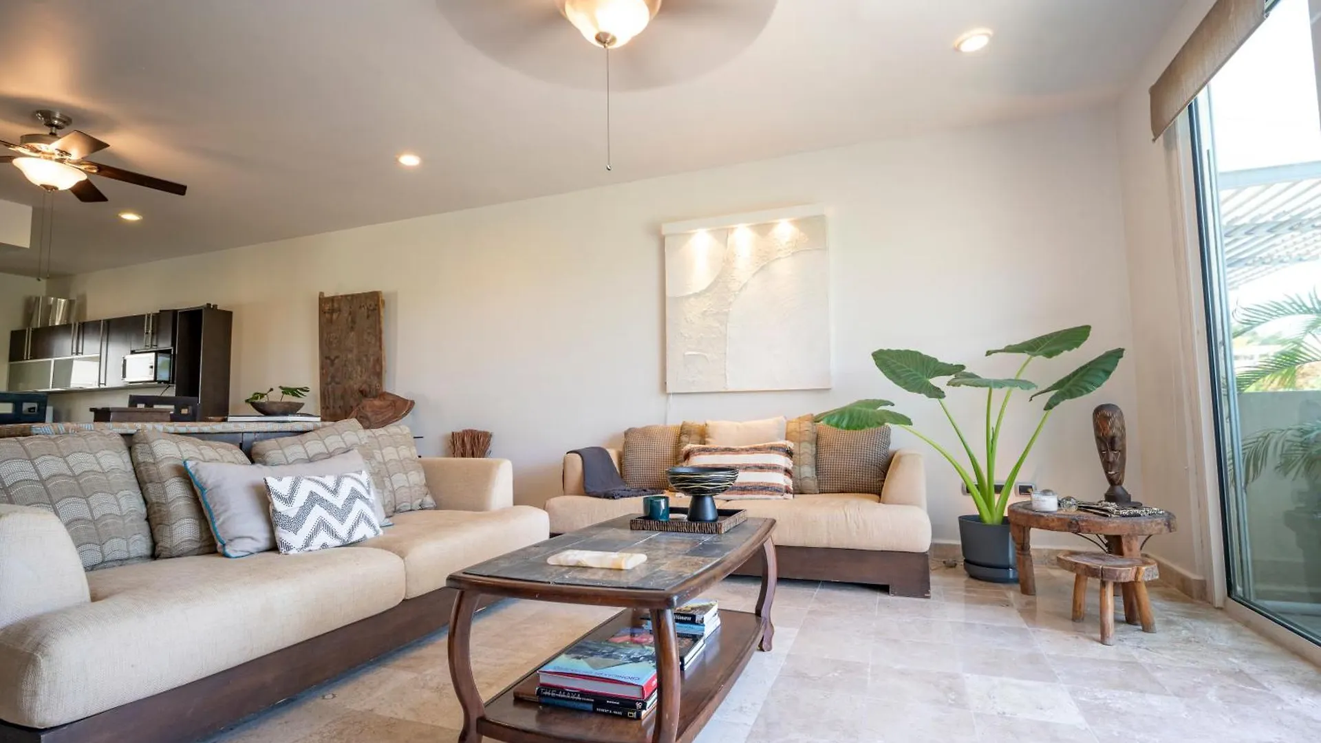 Spacious & Serene Penthouse With Rooftop, Jungle Views, Prime Location Steps To Beach & 5Th Ave Playa del Carmen 0*,