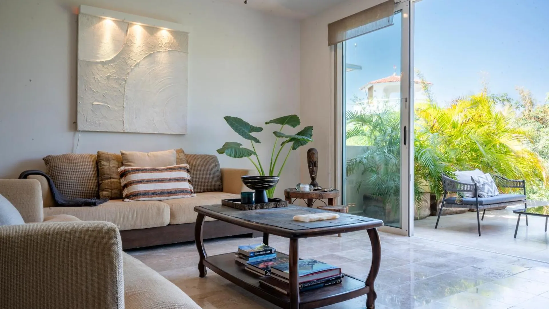 Spacious & Serene Penthouse With Rooftop, Jungle Views, Prime Location Steps To Beach & 5Th Ave Playa del Carmen Apartment