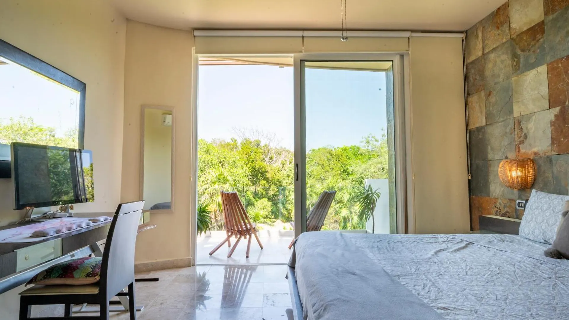 Spacious & Serene Penthouse With Rooftop, Jungle Views, Prime Location Steps To Beach & 5Th Ave Playa del Carmen Mexico