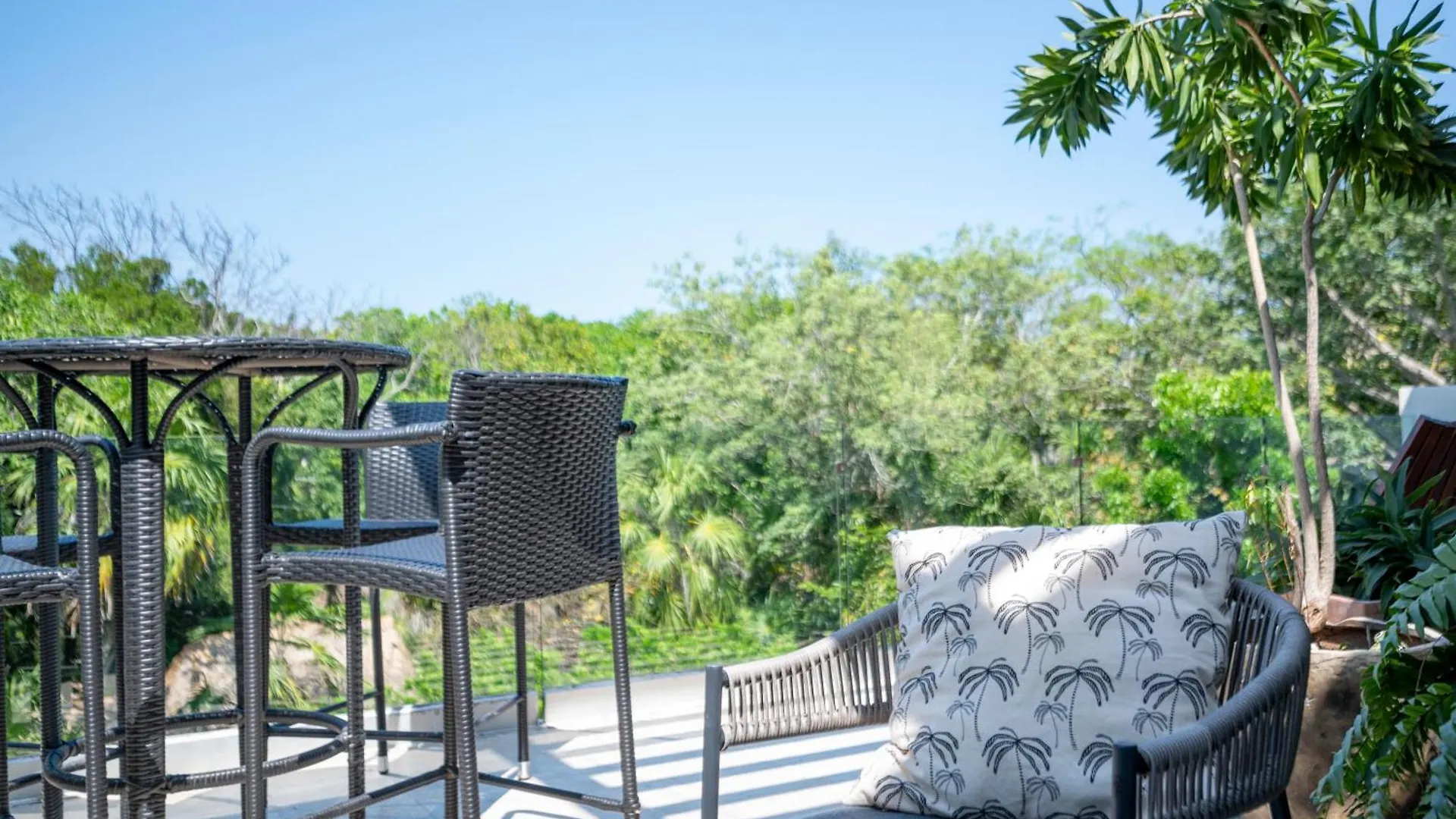 Apartament Spacious & Serene Penthouse With Rooftop, Jungle Views, Prime Location Steps To Beach & 5Th Ave Playa del Carmen